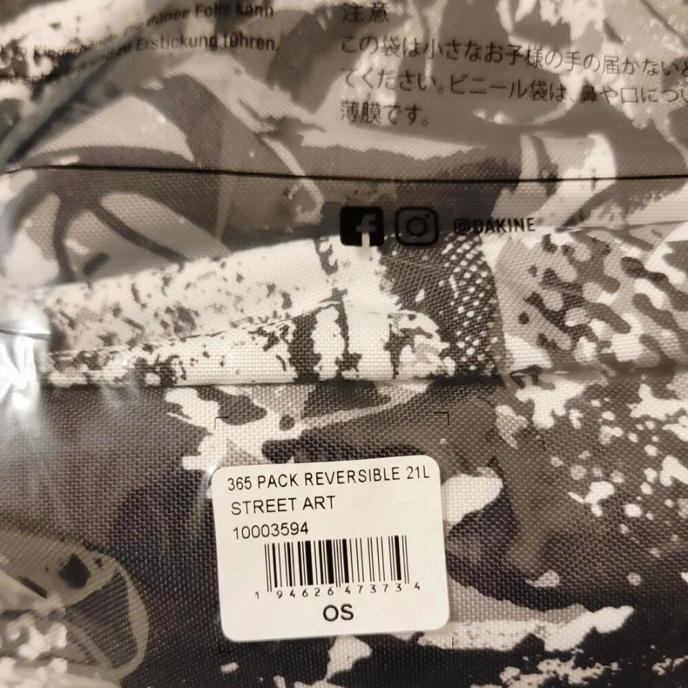 DaKine 365 21 L Reversible Backpack Street Art Black, White, Gray NEW NWT